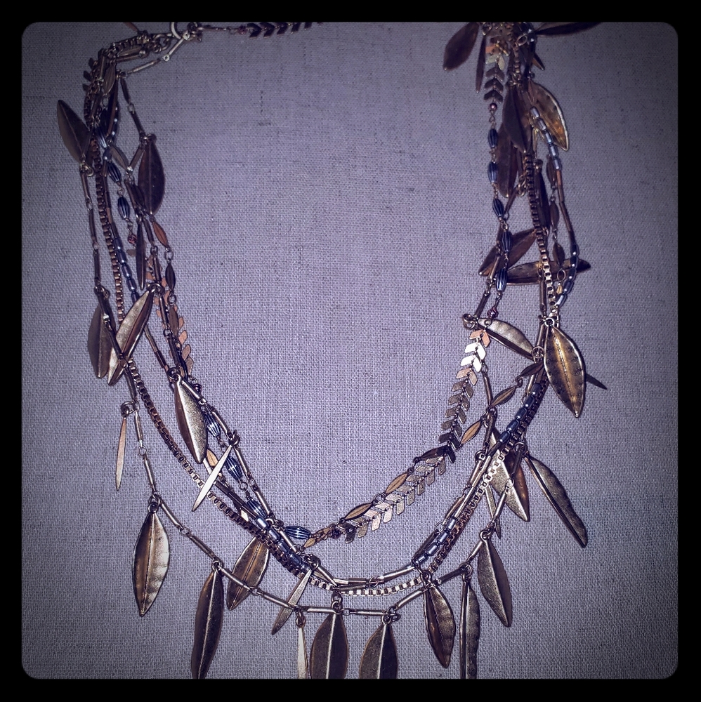Garland fringe necklace